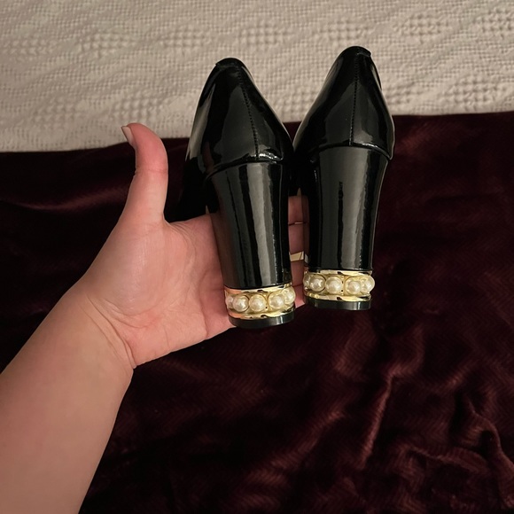 NWT Karl Lagerfeld Black Patent Open Toe Pumps with Pearl Details - Picture 3 of 5